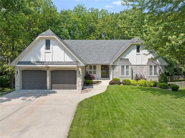 1104 N Woodridge Ln, Liberty, MO 64068