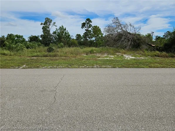 1312 Columbus St, Lake Placid, FL 33852