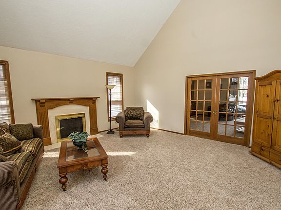 4th image of 322 Bayview Dr