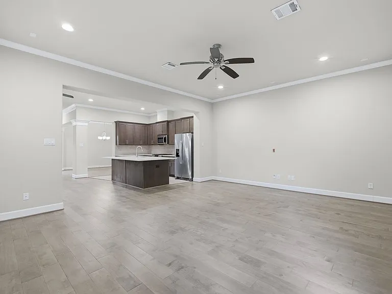 6011 Truro St #B — Photo 13