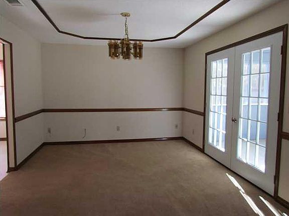5th image of 632 Rosewood Way