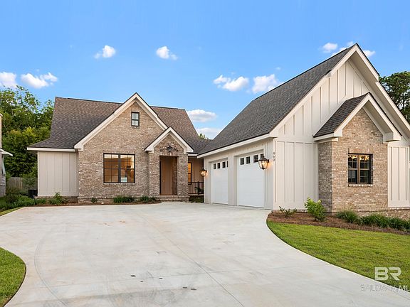 3rd image of 860 Geranium Dr