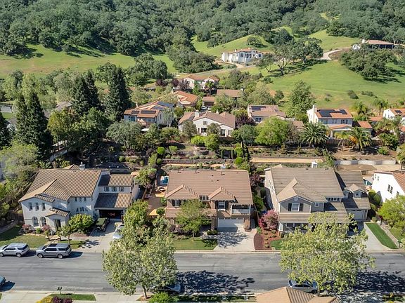 3rd image of 7115 Lahinch Dr
