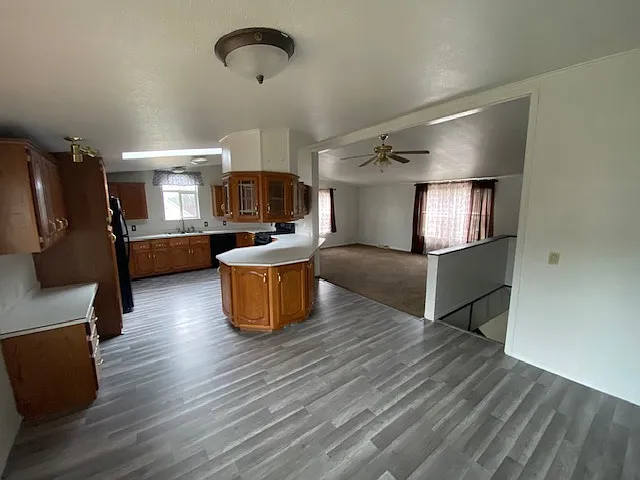 7 bed, 2930 sqft, $2,345 — Photo 2