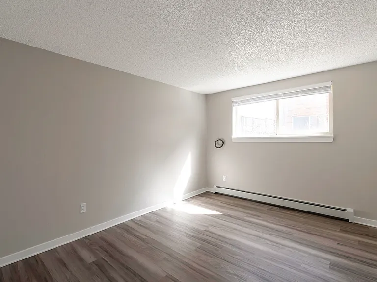 Sheridan Villa — Photo 12