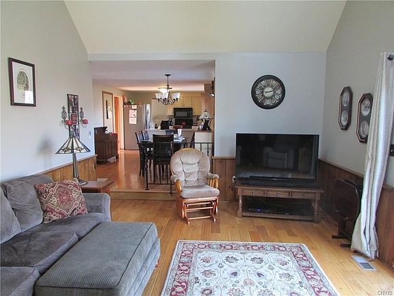 KITCHEN FAMILY ROOM COMBINATION