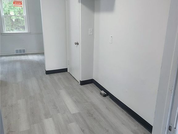 5th image of 7205 Claybourne Ave