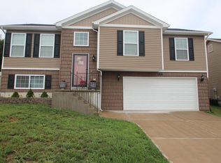 2821 Mallard Ct, Imperial, MO 63052