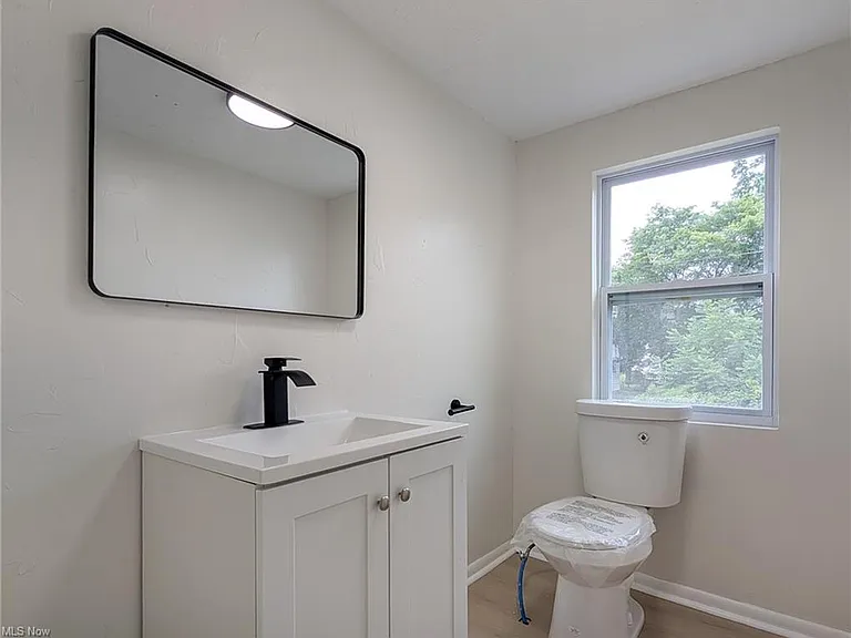 14817 Naples Ave — Photo 19