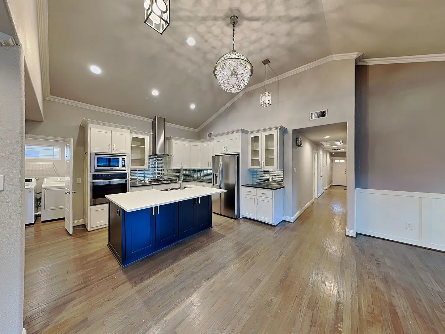 Come and see this gorgeous and completely remodeled home in highly desirable Frisco Heights area ... — Photo 3