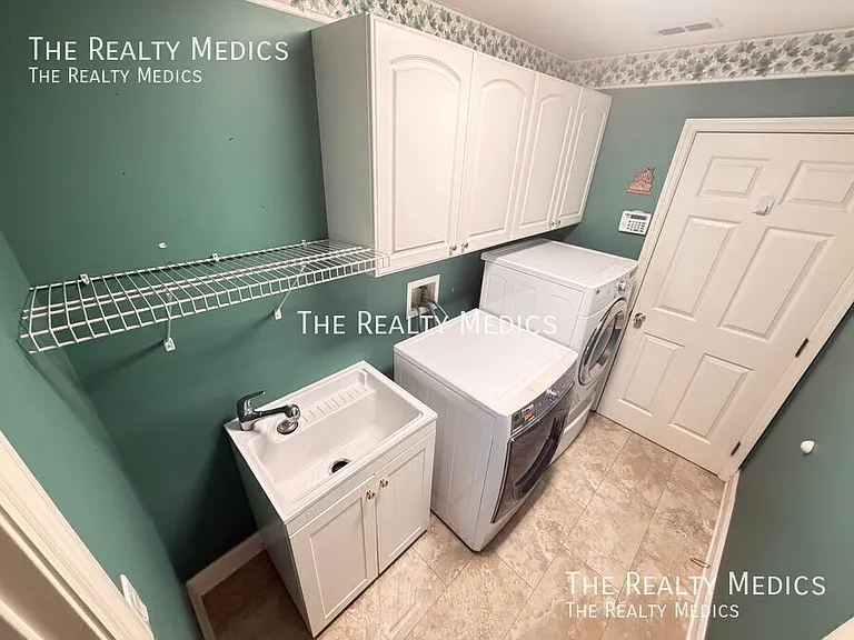 1565 The Oaks Blvd — Photo 56