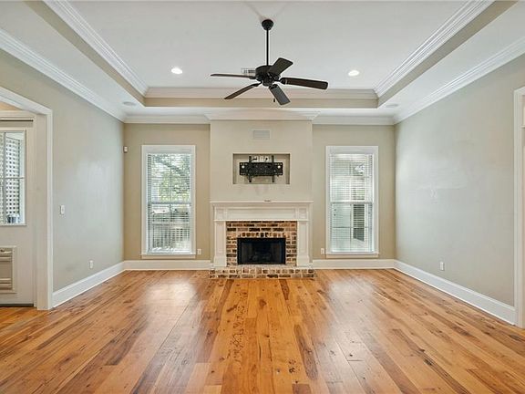 5th image of 6927 Wuerpel St