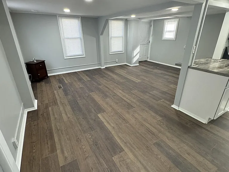 88 Clinton Ave — Photo 8