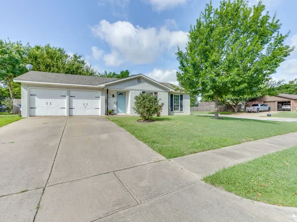 433 Linda Dr, Burleson, TX 76028