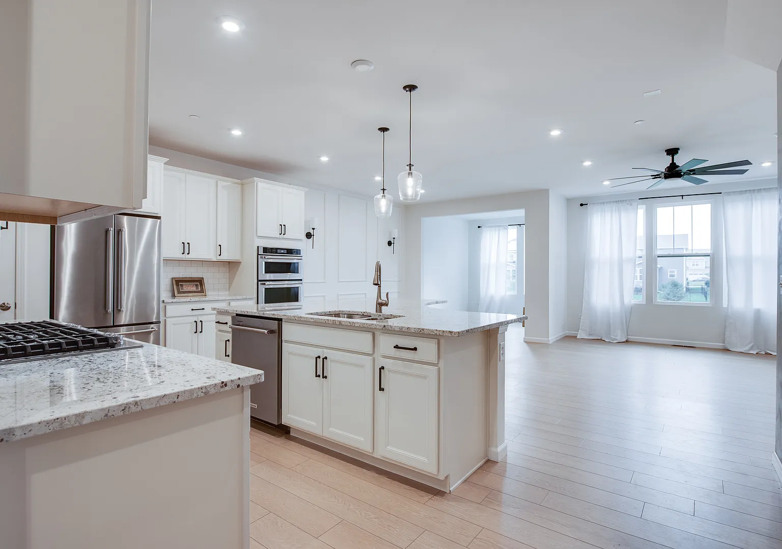 3 bed, 2.5 bath, 2097 sqft, $4,250 — Photo 3