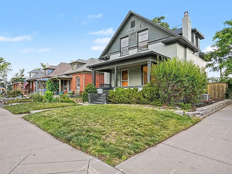 1301 S Lincoln St — Photo 3