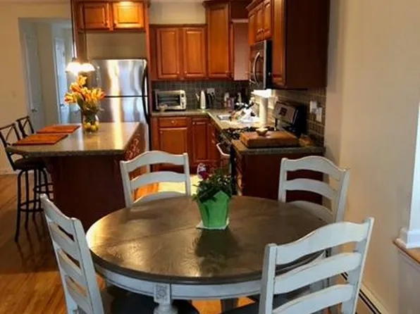 125 Orchard St, Elmwood Park, NJ 07407