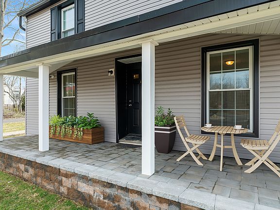 3rd image of 2210 New Falls Rd #A