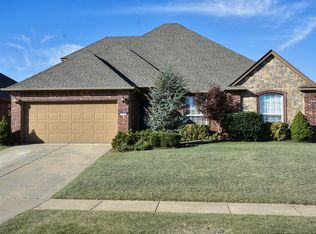 404 S 48th St, Broken Arrow, OK 74014