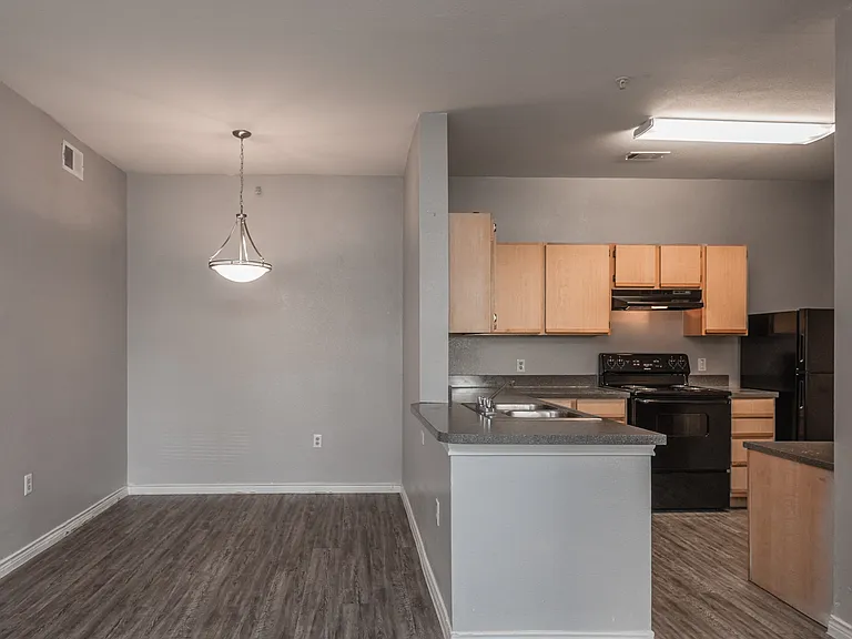 Marshall Meadows Apartment Homes — Photo 9