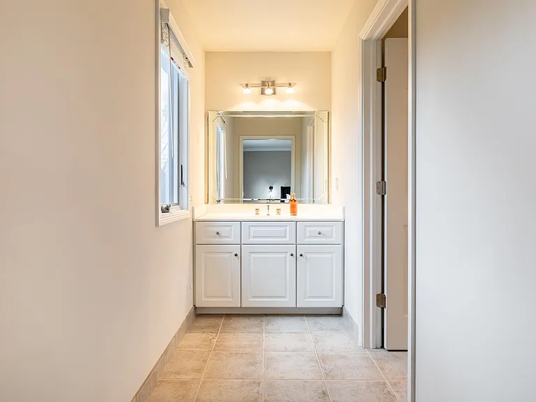 1181 Davis Ave — Photo 29