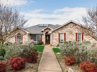 761 Crest Ridge Dr, Midlothian, TX 76065