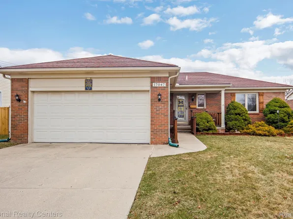 17047 Quarry St, Riverview, MI 48193