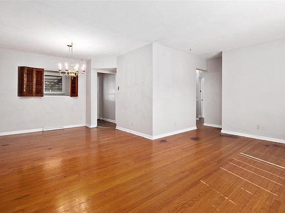 5th image of 8740 Villa Crest Dr