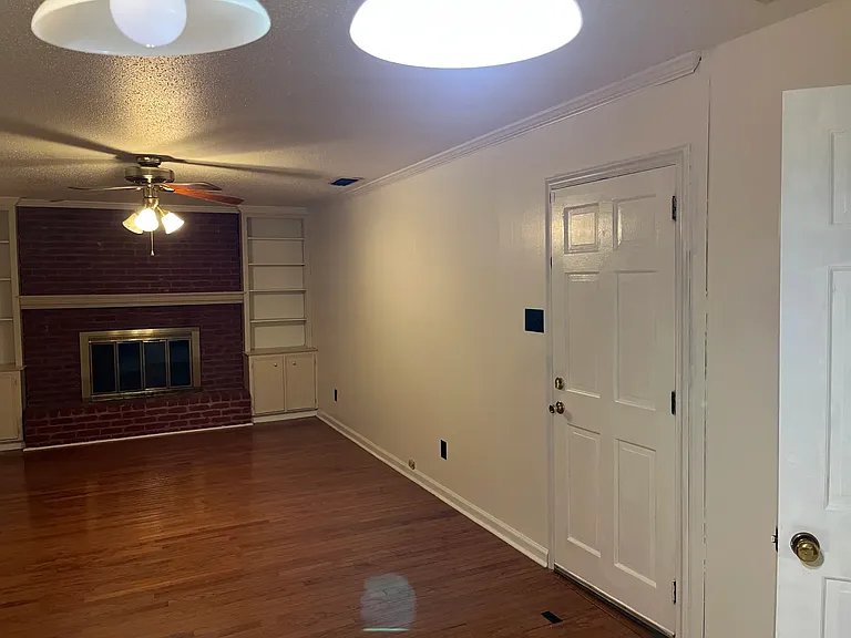 8 Lisa Ct — Photo 4
