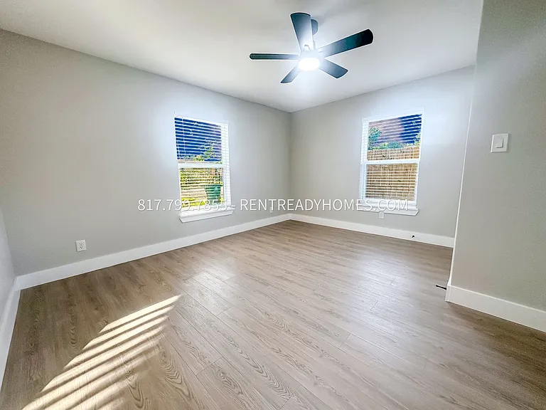 2248 Marlo St — Photo 7