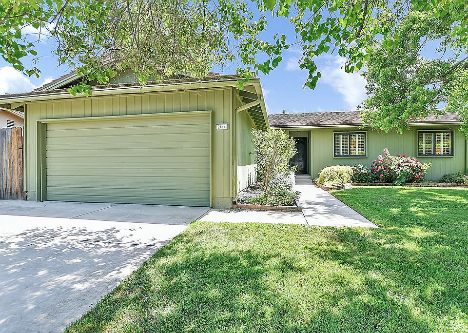 1st image of 2444 Yosemite Dr