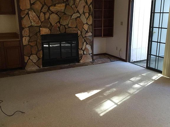 5th image of 222 Cloverdale Blvd Unit C