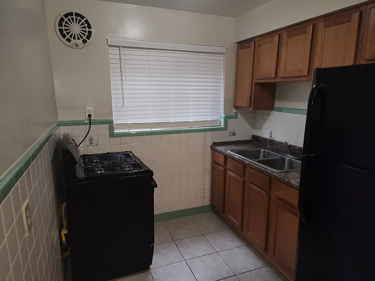 5009 Newfield Ave #D — Photo 3