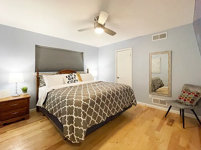1126 Melrose Dr — Photo 9