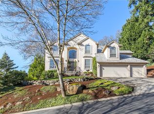 1 Mountain View Ln, Lake Oswego, OR 97035