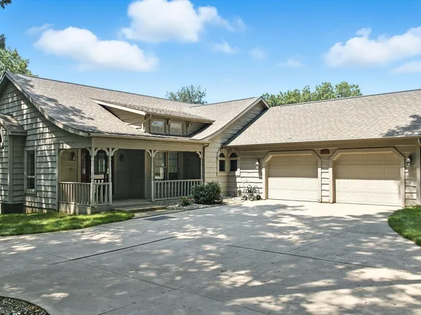 52255 Winding Waters Ln, Elkhart, IN 46514