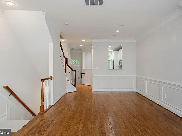 9 Franklin St — Photo 16