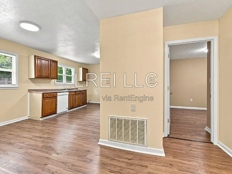 4014 Parthenia Ave — Photo 3