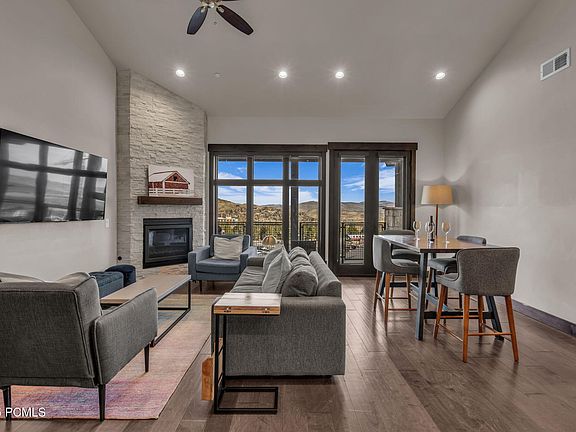 2nd image of 3793 Blackstone Dr #3B