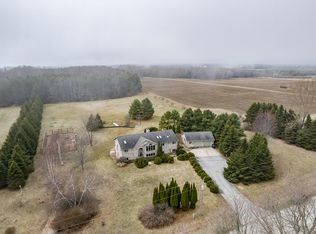 E7009 Jackson Rd, Algoma, WI 54201