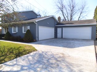 2018 Karl Dr, Bay City, MI 48706