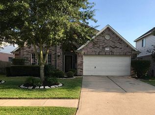 17715 Creek Bluff Ln, Cypress, TX 77433
