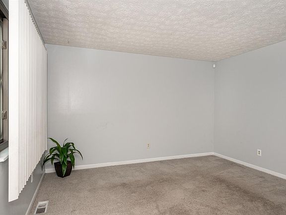 5th image of 9438 Haddington Ct