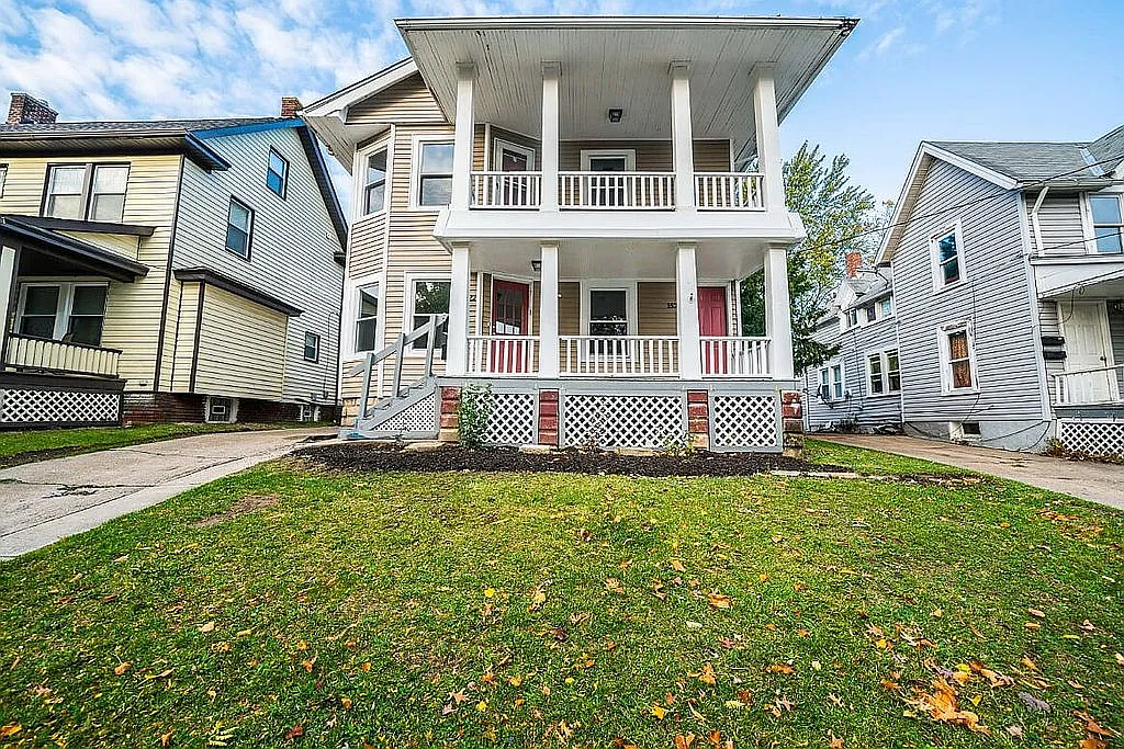 1522 Hopkins Ave photo 1