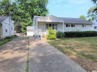 37 Meadowlark Ln, Springfield, IL 62702