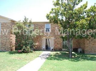 8023 Cambridge Cir, White Settlement, TX 76108