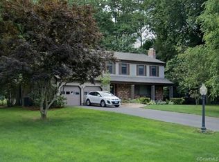 452 David Ct, Orange, CT 06477