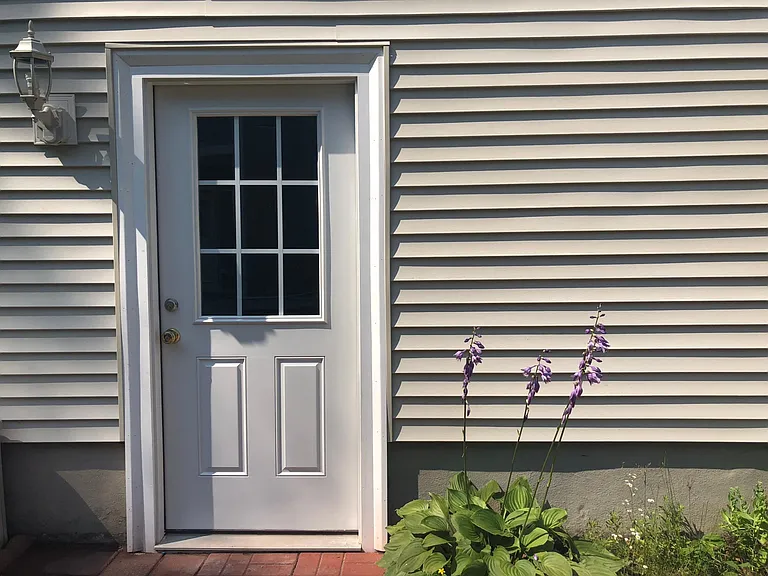 61 Evelyn Rd — Photo 1