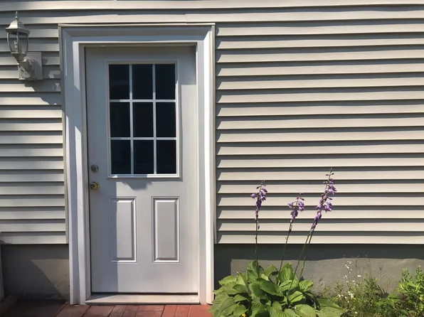 61 Evelyn Rd, Needham, MA 02494
