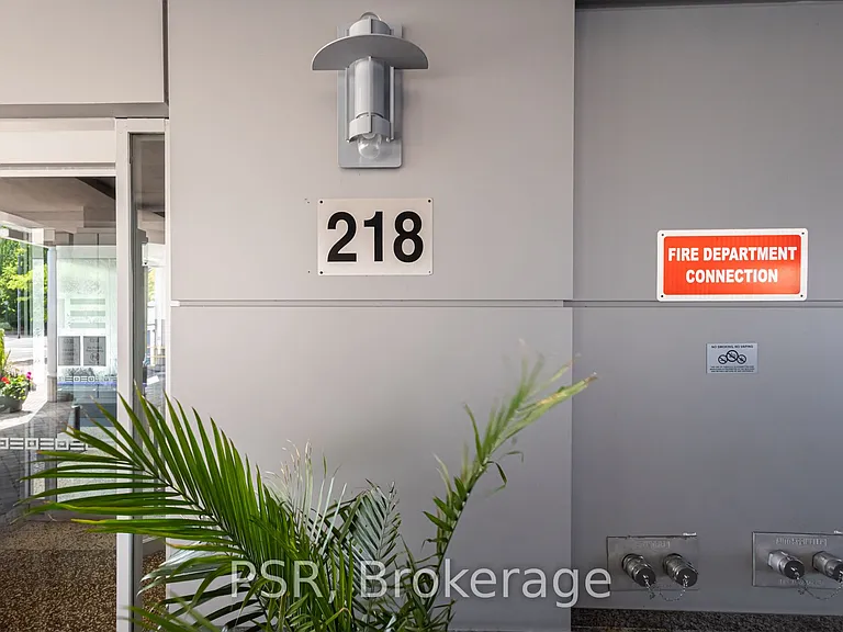 218 Queens Quay W #1506 — Photo 29